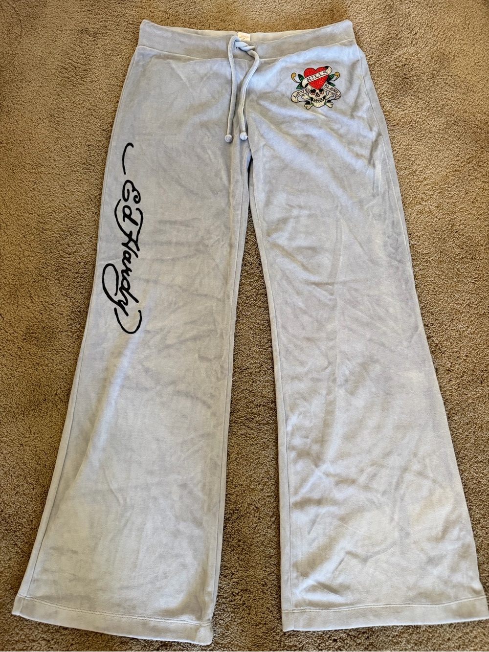 Ed Hardy vintage women’s Light Gray Velour sweat Pants with Skull Heart Graphic